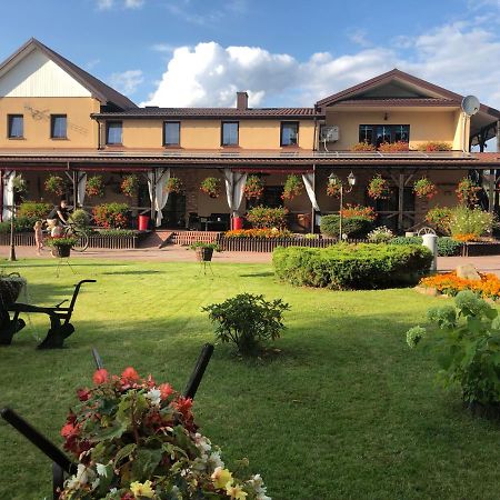 Stajnia Pod Debem Bed & Breakfast Starachowice Bagian luar foto