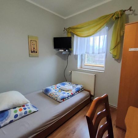 Stajnia Pod Debem Bed & Breakfast Starachowice Bagian luar foto