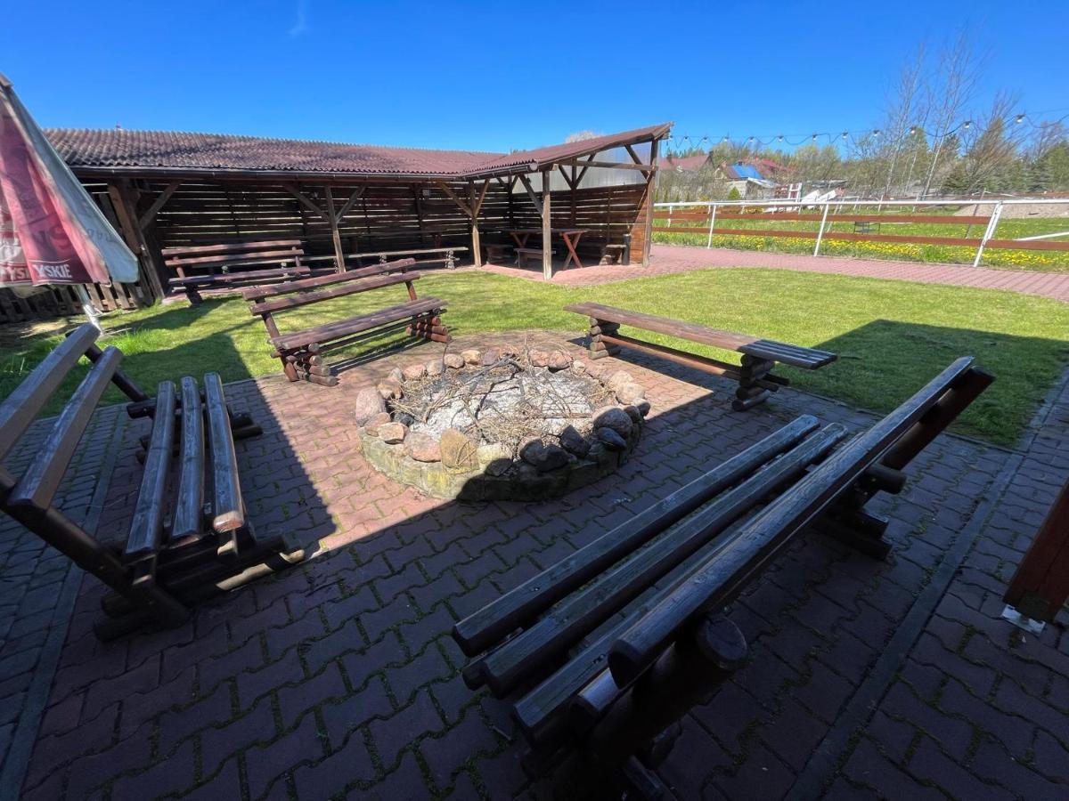 Stajnia Pod Debem Bed & Breakfast Starachowice Bagian luar foto