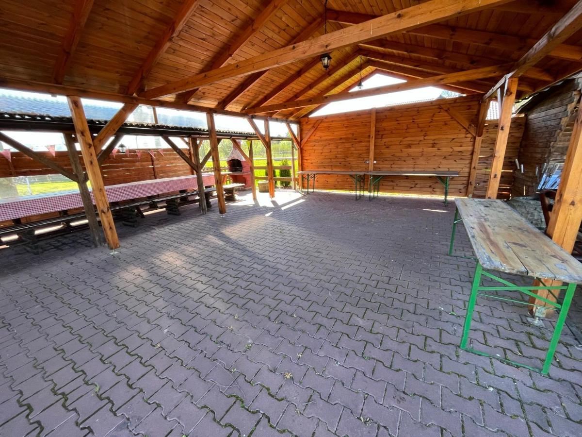 Stajnia Pod Debem Bed & Breakfast Starachowice Bagian luar foto
