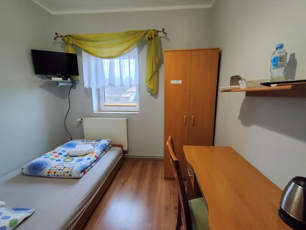 Stajnia Pod Debem Bed & Breakfast Starachowice Bagian luar foto