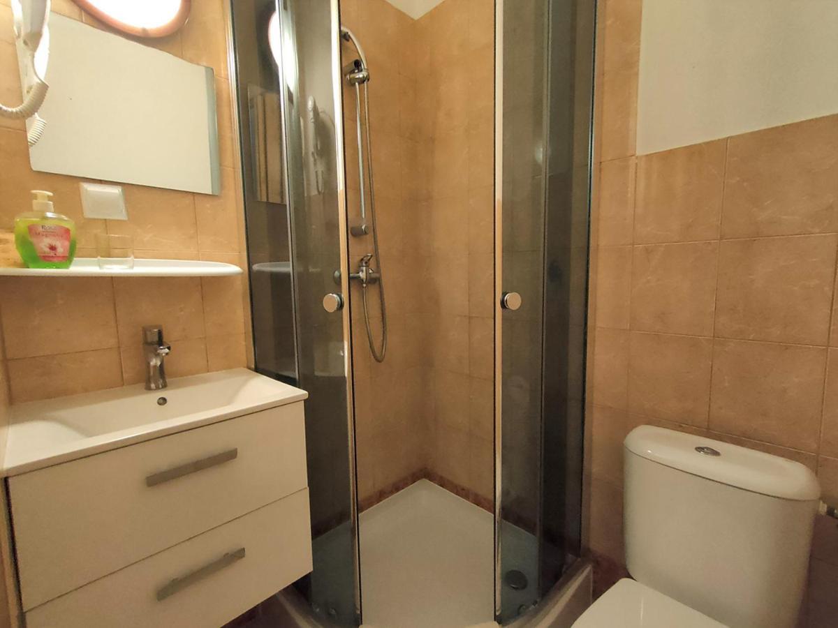 Stajnia Pod Debem Bed & Breakfast Starachowice Bagian luar foto
