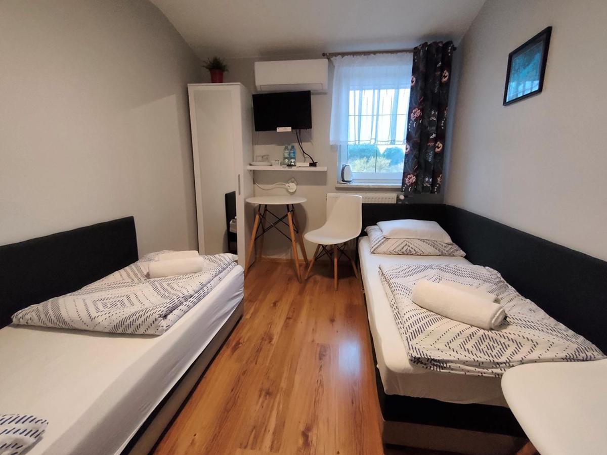 Stajnia Pod Debem Bed & Breakfast Starachowice Bagian luar foto