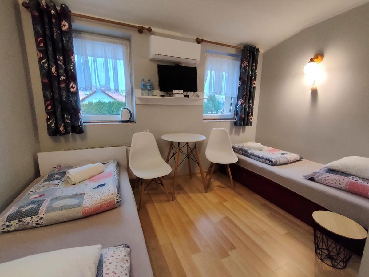 Stajnia Pod Debem Bed & Breakfast Starachowice Bagian luar foto