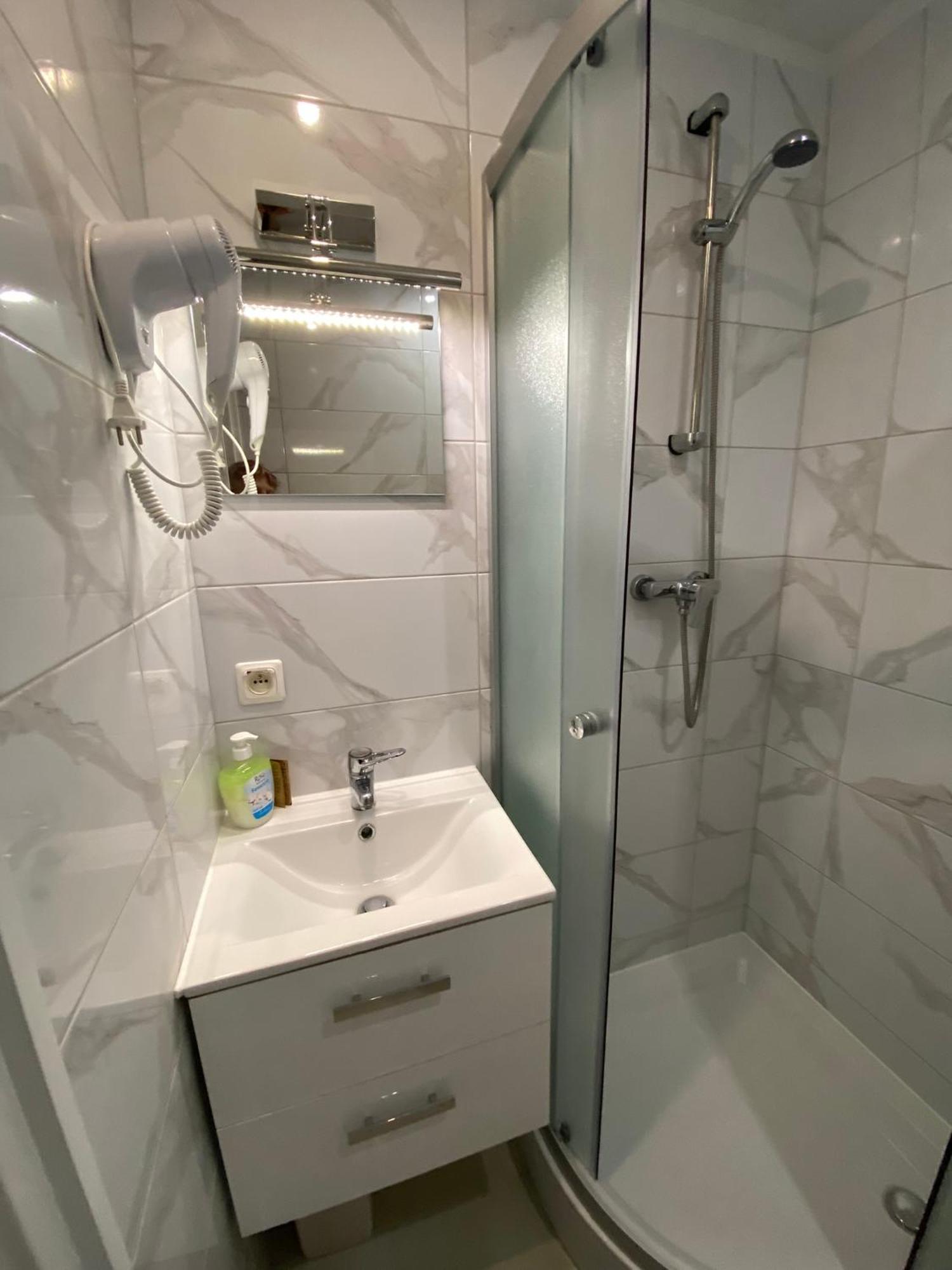 Stajnia Pod Debem Bed & Breakfast Starachowice Bagian luar foto